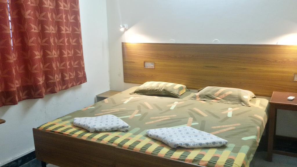 Hotel Sukhsadan Dehradun Cameră foto