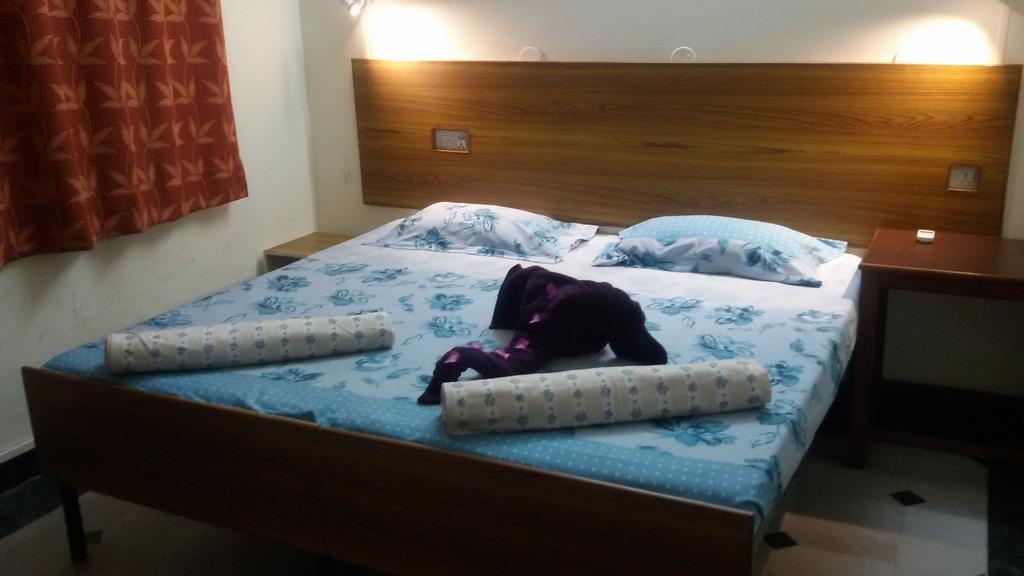 Hotel Sukhsadan Dehradun Cameră foto
