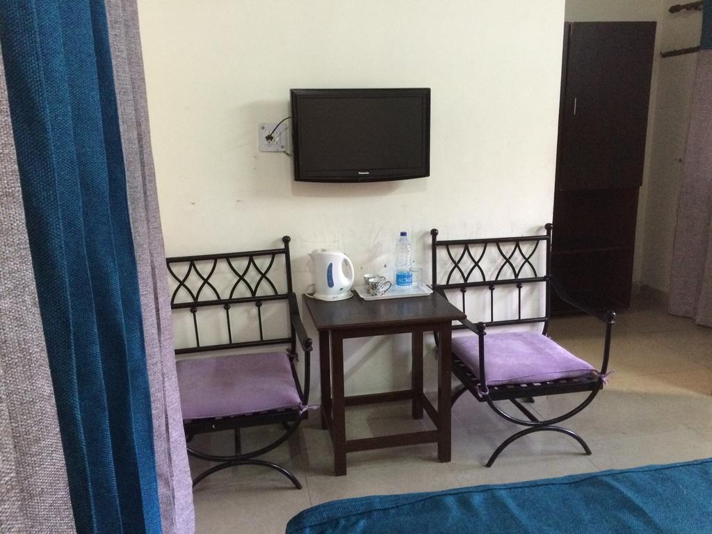 Hotel Sukhsadan Dehradun Cameră foto